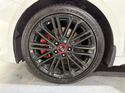 Kia Pro Ceed 1.6 ProCeed GT ISG Semi-Auto 5dr 31