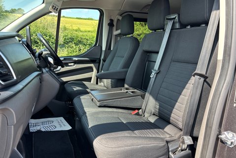 Ford Transit Custom 320 L2 Limited 130 ps Selectshift Double Cab in Van 3