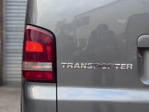 Volkswagen Transporter 2.0 BiTDI T32 Highline Panel Van 4dr Diesel DSG L1 H1 (214 g/km, 178 bhp) 21
