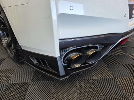 Nissan GT-R 3.8 V6 Recaro Coupe 2dr Petrol Auto 4WD Euro 6 (570 ps) 32