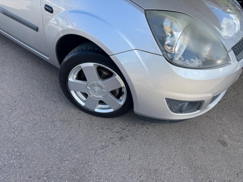 Ford Fiesta 1.25 Zetec Climate 5dr 21