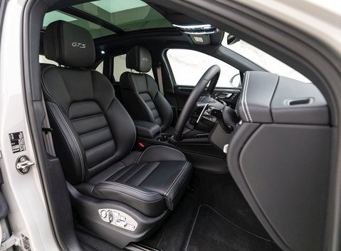 Porsche Macan GTS 10