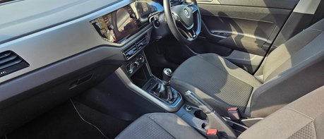 Volkswagen Polo SE EVO.. 6 SERVICES.. 1 PREVIOUS OWNER..APPLE CAR PLAY..AIR CON..SAT NAV. 1