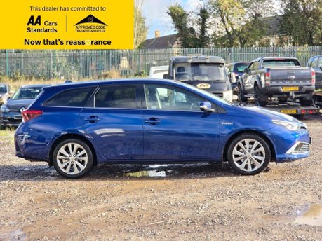 Toyota Auris 1.8 VVT-h Excel Touring Sports 5dr Petrol Hybrid CVT Euro 6 (s/s) (136 ps) 11