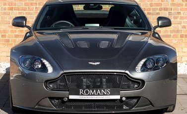 Aston Martin V12 Vantage S 4