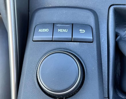 Lexus Is 2.5 IS 300h Advance CVT 4dr 44