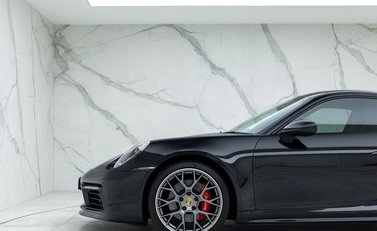 Porsche 911 (992) Carrera 4S 24