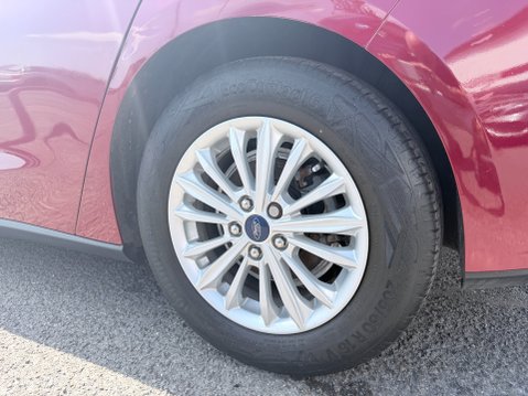 Ford Focus 1.0 TITANIUM 8