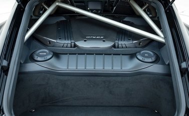 Porsche Cayman GT4 RS (718) 45