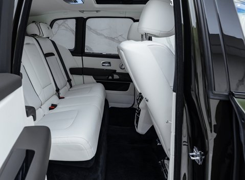 Rolls-Royce Cullinan Series II BLACK BADGE 17