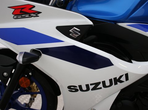 Suzuki GSX-R125 GSXR 125 RX M5 33