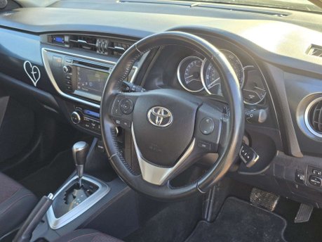 Toyota Auris 1.6 V-Matic Sport Hatchback 5dr Petrol Multidrive S Euro 5 (132 ps) 36