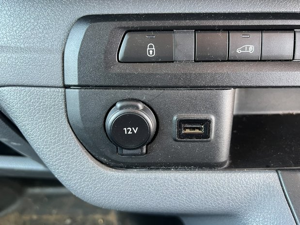 Peugeot Expert MWB L2H1 Bluehdi Professional 120 ps Twin Side Door EURO 6 27