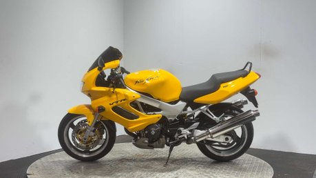 Honda VTR FIRESTORM 1997 ONLY 13K RUNS GREAT VERY CLEAN NEW MOT 1000CC VTWIN 4