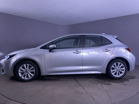 Toyota Corolla 1.8 VVT-h Icon Hatchback 5dr Petrol Hybrid CVT Euro 6 (s/s) (140 ps) 1 Owne 26