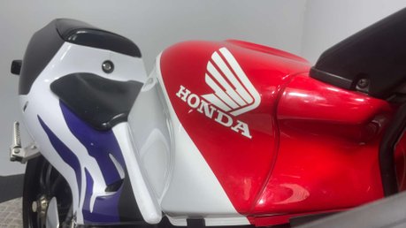 Honda RVF 2000 LATE REGISTERED GENUINE 8K CLASSIC 400CC SUPER SPORT 10