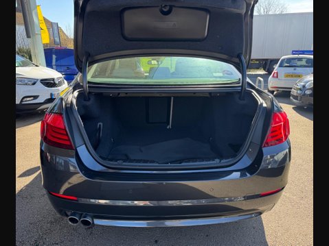 BMW 5 Series 3.0 525d SE Steptronic Euro 5 4dr 32