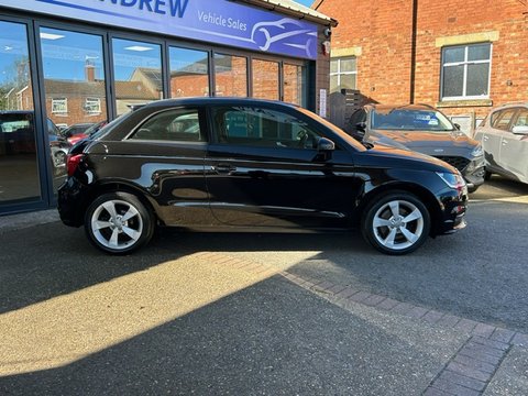 Audi A1 TFSI SPORT NAV 2