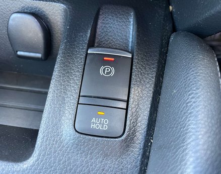Nissan Qashqai 1.3 Qashqai N-Connecta DiG-T 5dr 46