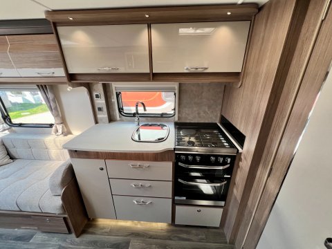 Coachman VIP 460 18