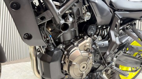 Yamaha MT-07 MT07 2018 ONLY 7K 1 OWNER FULL AKRAPOVIC LONG MOT 700CC 20