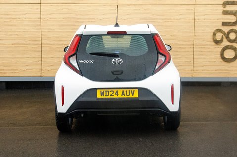 Toyota Aygo X VVT-I PURE 6