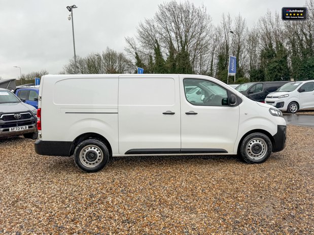 Vauxhall Vivaro AUTO LWB L2H1 Low Roof 3100 Dynamic Air Con SELECT 5