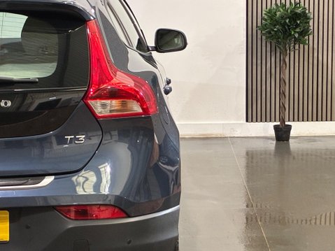 Volvo V40 1.5 T3 Auto Euro 6 (s/s) 5dr 22
