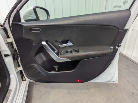 Mercedes-Benz A Class 1.3 A 200 AMG Line Exeutive Auto 5dr 53