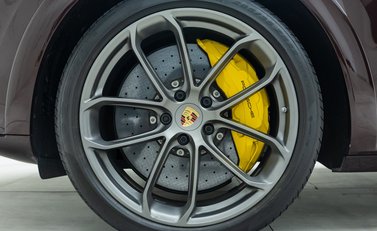 Porsche Cayenne TURBO S E-Hybrid Coupe 26