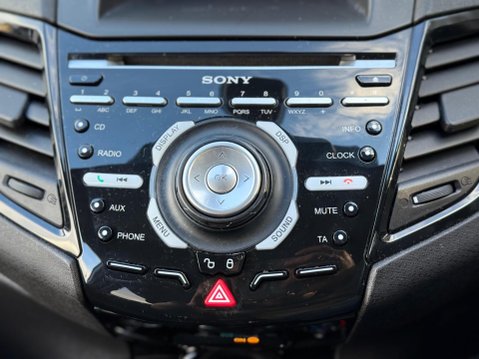 Ford Fiesta 1.0T EcoBoost Titanium Euro 5 (s/s) 5dr 16