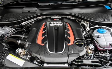 Audi RS6 Avant Performance 30