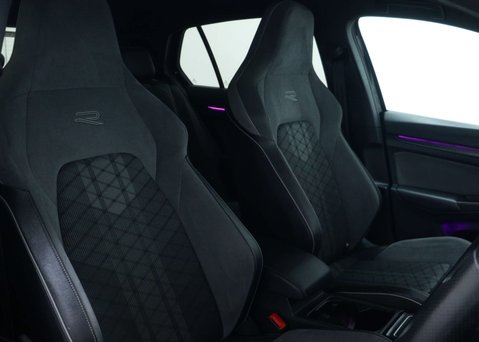 Volkswagen Golf 1.5 eTSI MHEV R-Line Hatchback 5dr Petrol Hybrid DSG Euro 6 (s/s) (150 ps) 43