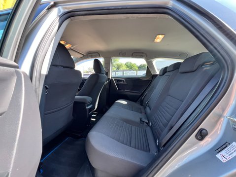 Toyota Auris VVT-I ICON TECH TOURING SPORTS 65