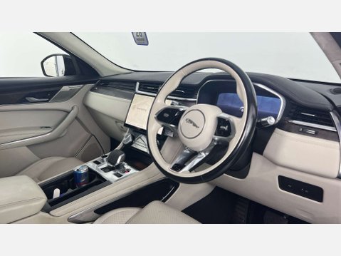 Jaguar F-Pace 2.0 F-PACE HSE D MHEV AWD Auto 4WD 5dr 3