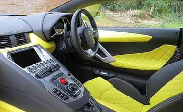 Lamborghini Aventador LP720-4 50th Anniversary 9