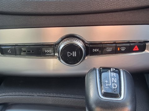 Volvo XC90 D5 POWERPULSE MOMENTUM AWD 55