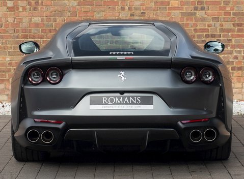Ferrari 812 Superfast 5