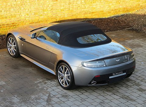 Aston Martin V8 Vantage S Roadster 11