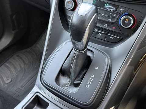 Ford Kuga 2.0 TDCi Vignale SUV 5dr Diesel Powershift AWD Euro 6 (s/s) (180 ps) 43