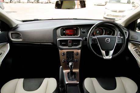 Volvo V40 T3 CROSS COUNTRY PRO