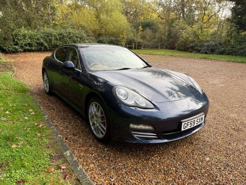 Porsche Panamera 4.8 Panamera 4s Semi-Auto 4WD 5dr 3