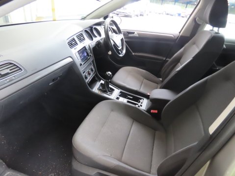 Volkswagen Golf SE TDI BLUEMOTION TECHNOLOGY 11