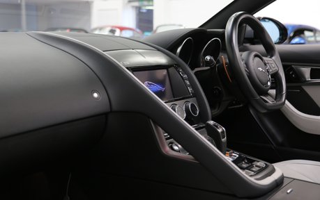 Jaguar F-Type V8 S - Stunning Example with a Great History 4