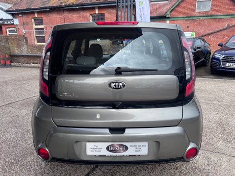 Kia Soul CONNECT PLUS 9