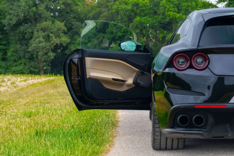 Ferrari GTC4 Lusso T 7