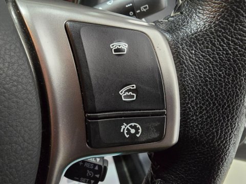 Toyota Yaris 1.33 Dual VVT-i Icon Euro 6 5dr 33