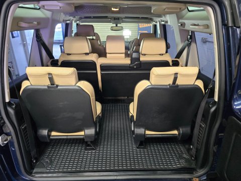 Land Rover Discovery 2.5 TD5 ES Premium Station Wagon 5dr Diesel Automatic (7 Seats) (284 g/km, 10
