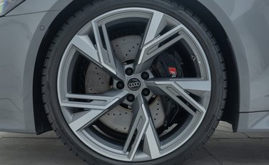 Audi RS6 AVANT PERFORMANCE 27