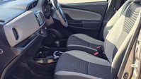 Toyota Yaris 1.5 VVT-h Design Hatchback 5dr Petrol Hybrid E-CVT Euro 6 (101 ps) 36